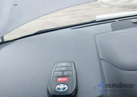 2022 Toyota Sienna Le z USA, uszkodzony, nr VIN 5TDBSKFC8NS062850